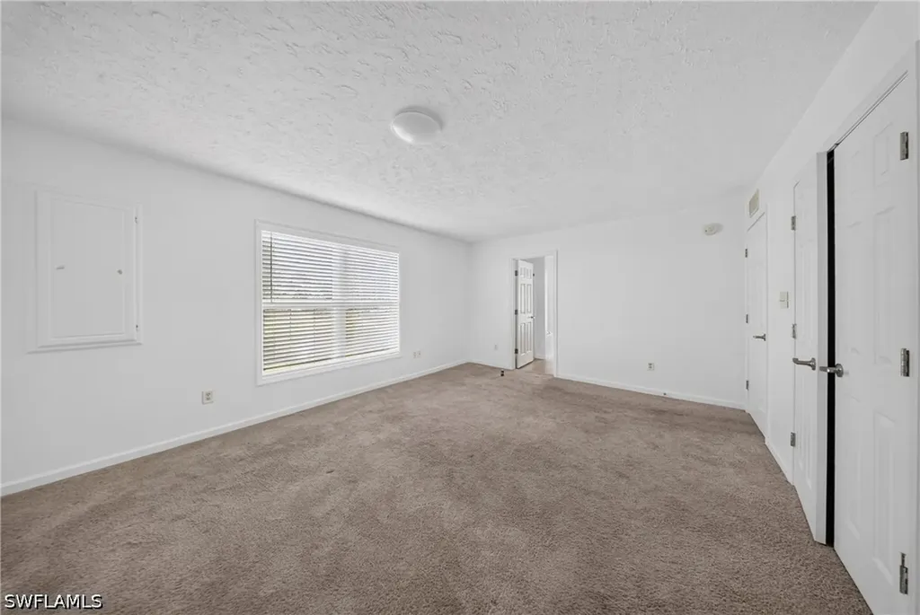 250 Leawood Circle Naples FL 34104