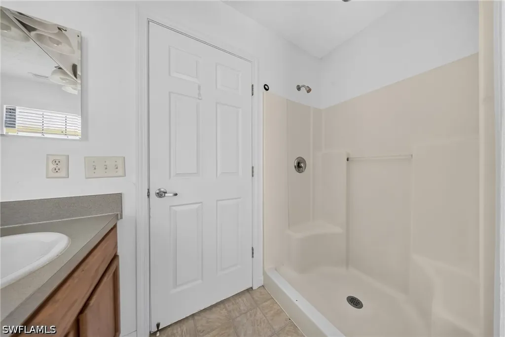 250 Leawood Circle Naples FL 34104