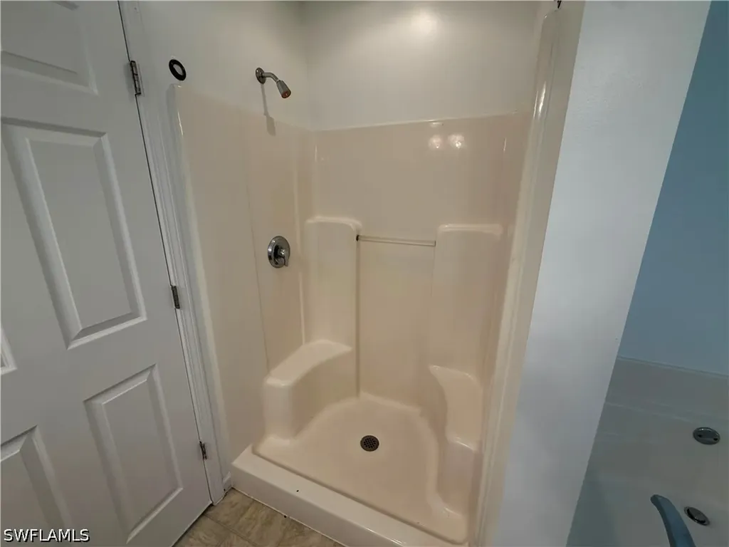 250 Leawood Circle Naples FL 34104