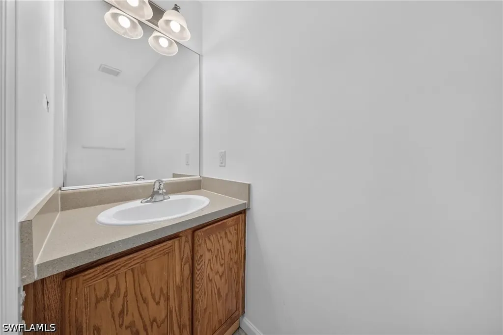 250 Leawood Circle Naples FL 34104