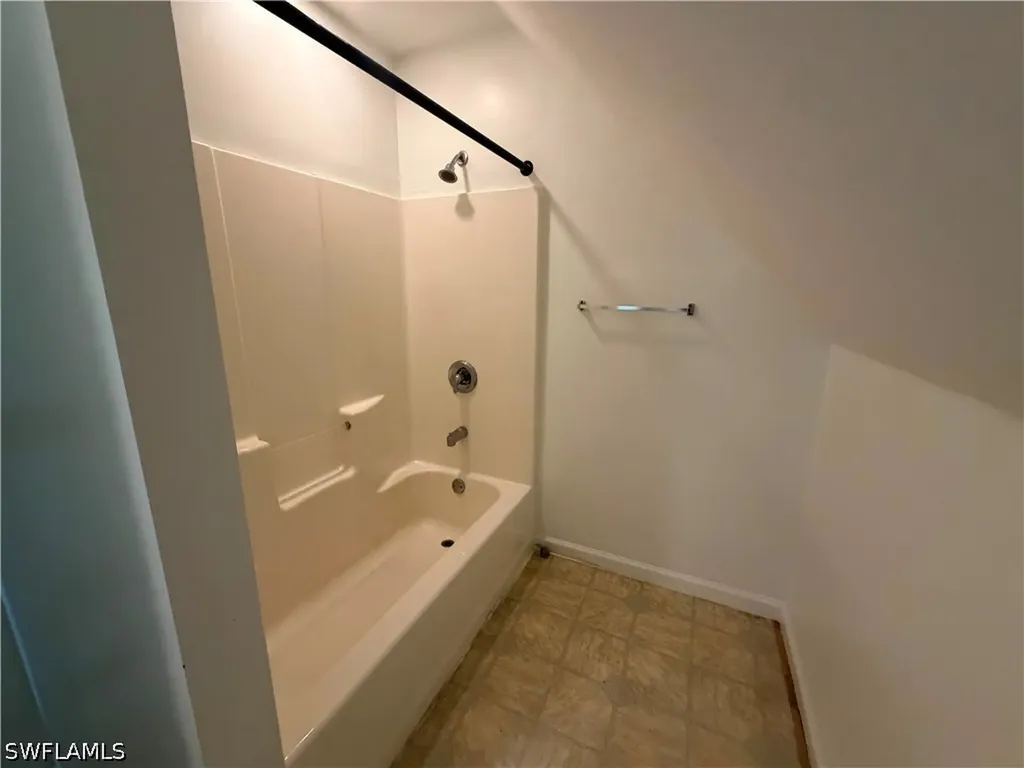 250 Leawood Circle Naples FL 34104