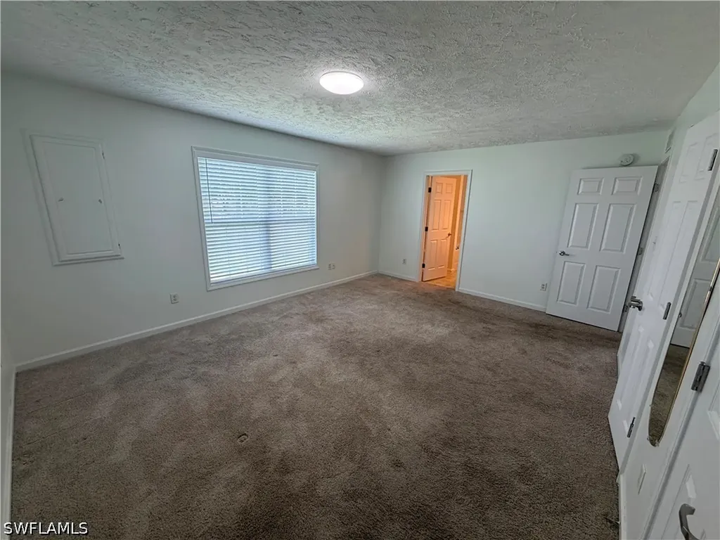 250 Leawood Circle Naples FL 34104