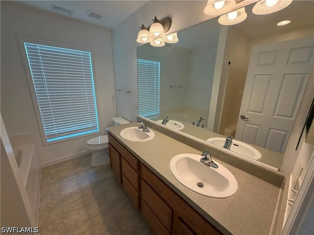 250 Leawood Circle Naples FL 34104