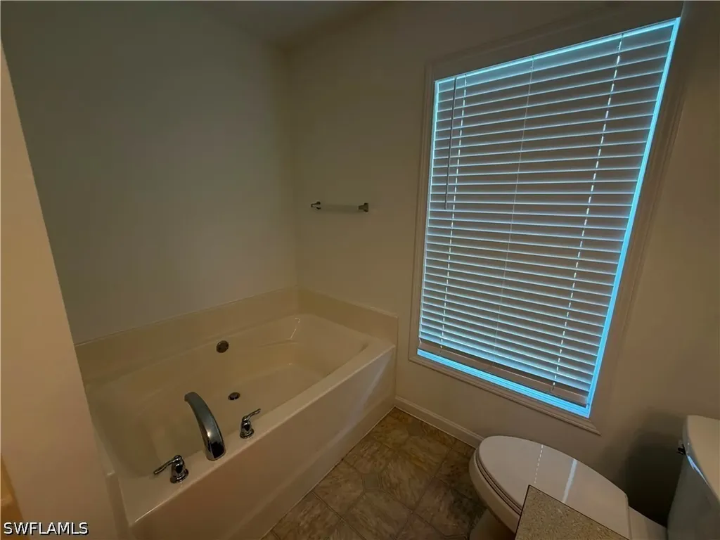 250 Leawood Circle Naples FL 34104