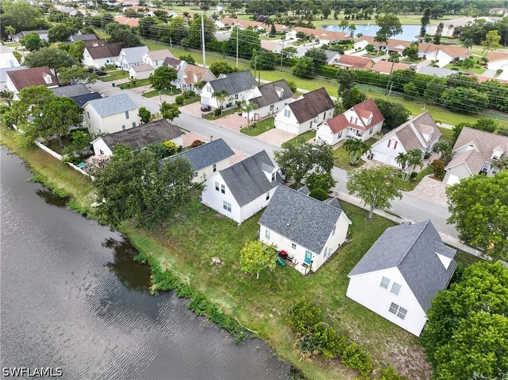 250 Leawood Circle Naples FL 34104