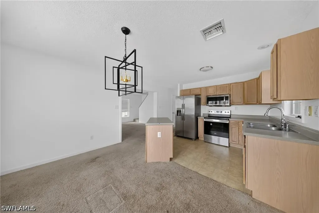 250 Leawood Circle Naples FL 34104