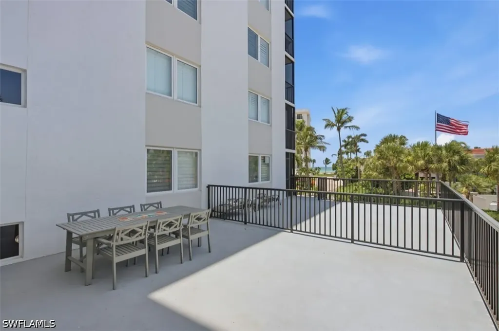 2170 Gulf Shore Boulevard N Naples FL 34102