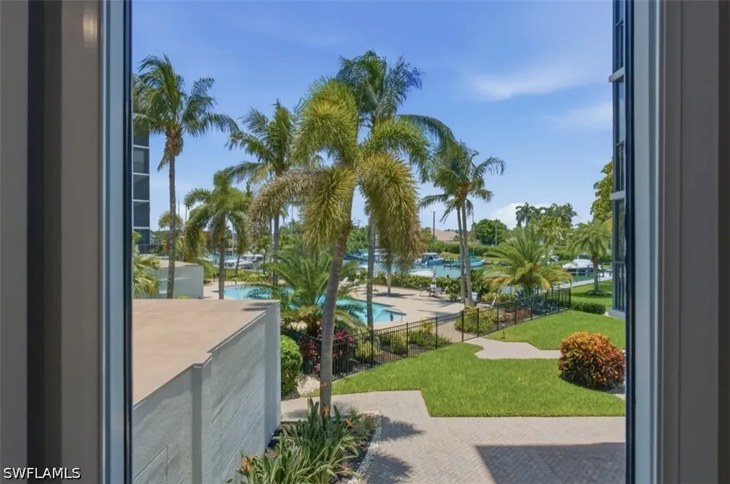 2170 Gulf Shore Boulevard N Naples FL 34102