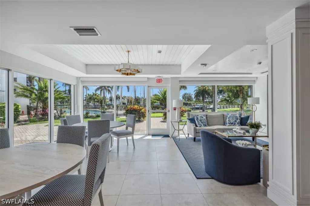 2170 Gulf Shore Boulevard N Naples FL 34102