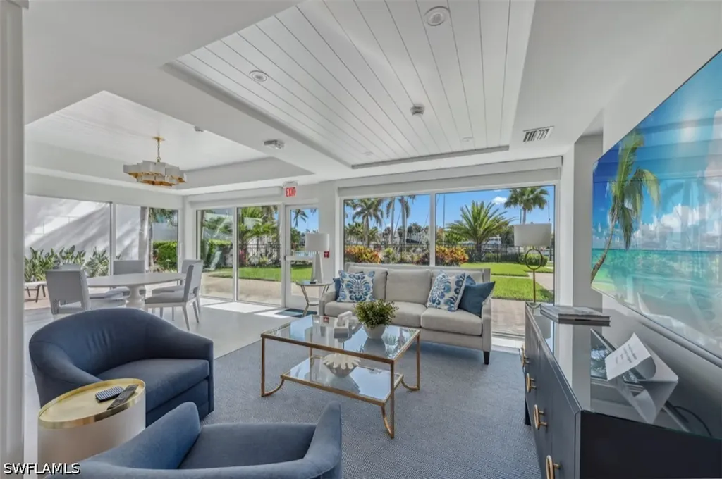 2170 Gulf Shore Boulevard N Naples FL 34102