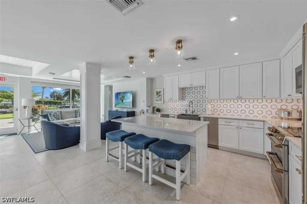 2170 Gulf Shore Boulevard N Naples FL 34102