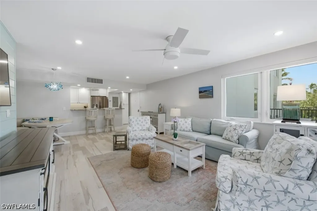 2170 Gulf Shore Boulevard N Naples FL 34102