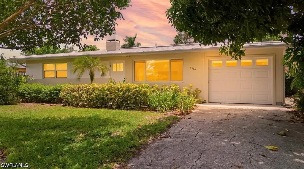 1316 Rordon Avenue Naples FL 34103