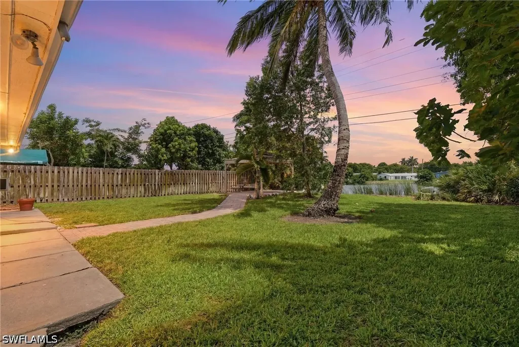 1316 Rordon Avenue Naples FL 34103