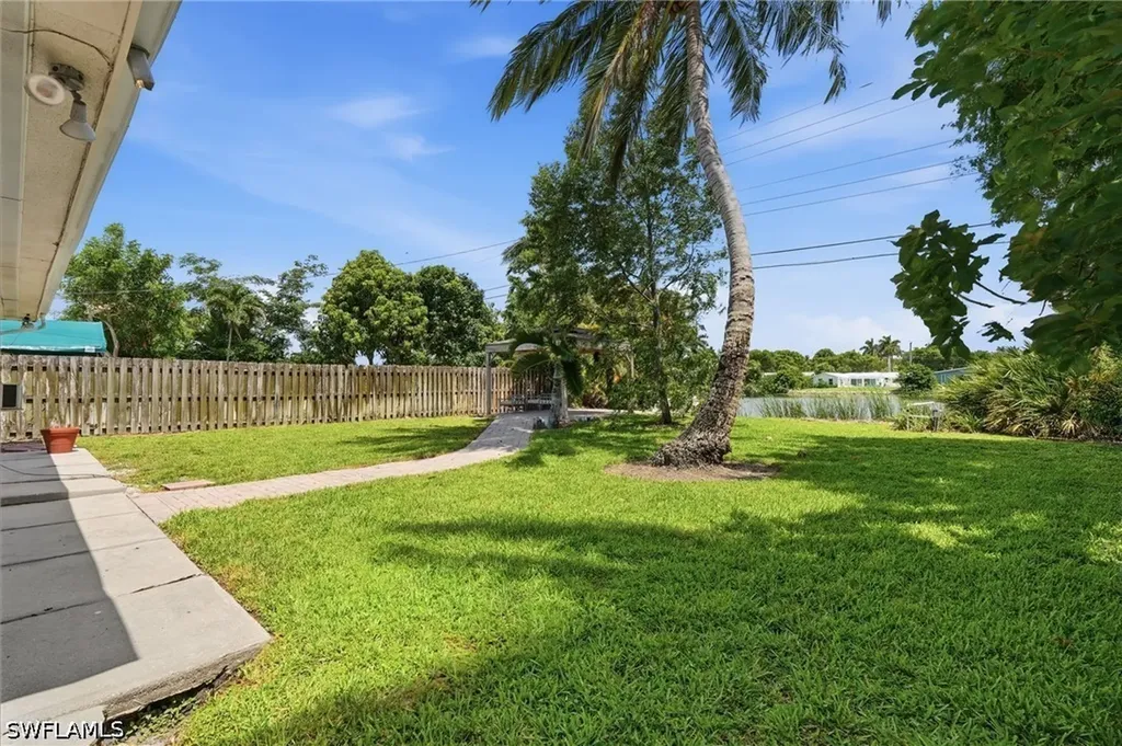 1316 Rordon Avenue Naples FL 34103
