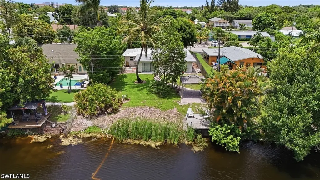 1316 Rordon Avenue Naples FL 34103