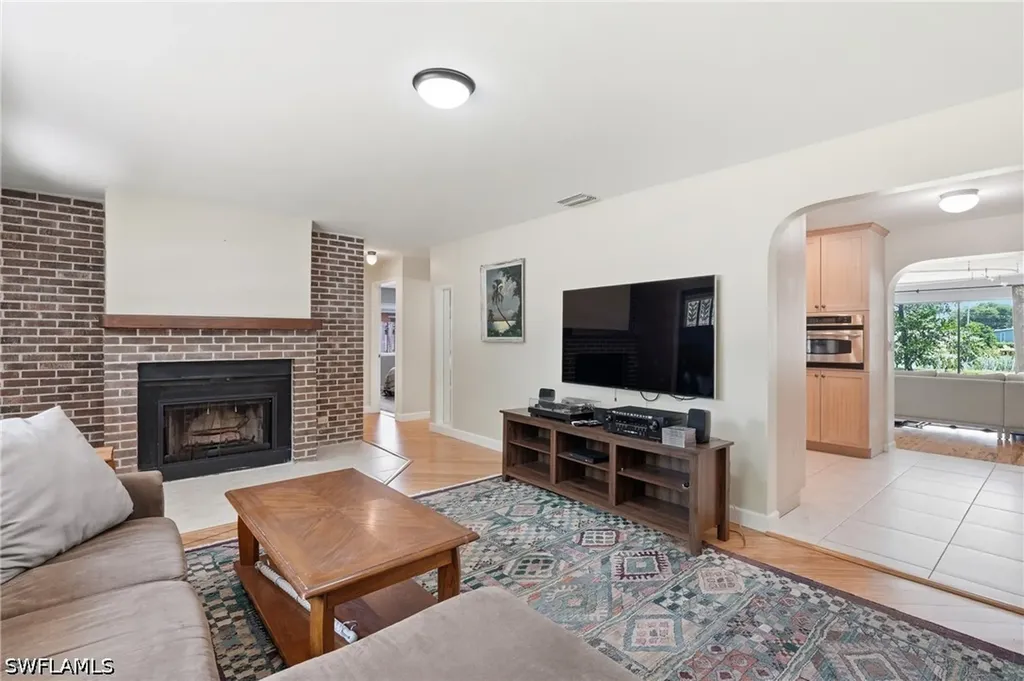 1316 Rordon Avenue Naples FL 34103