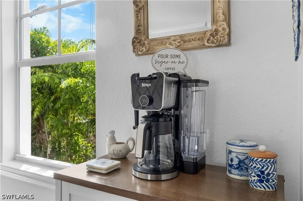 719 Park Avenue Naples FL 34110