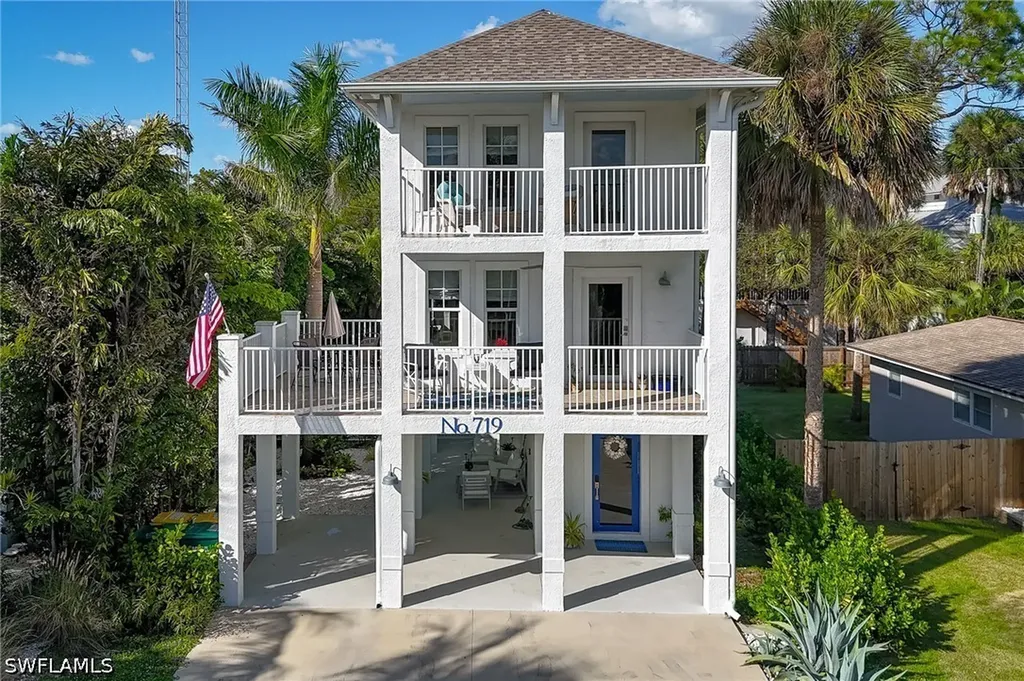719 Park Avenue Naples FL 34110