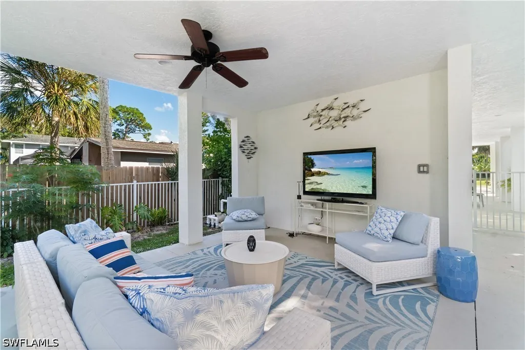 719 Park Avenue Naples FL 34110