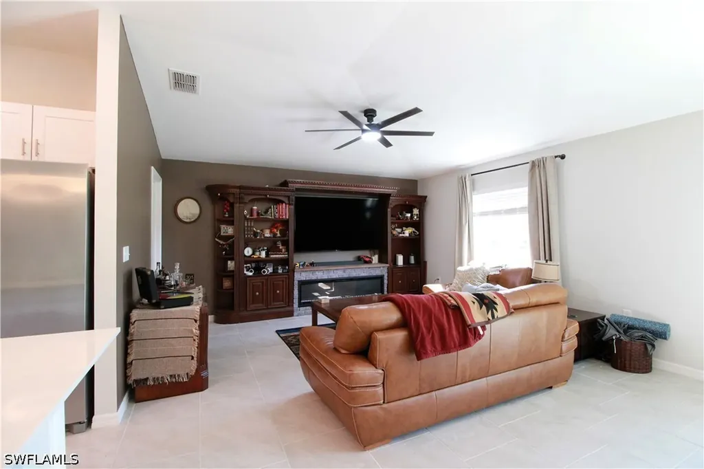 2702 NE 5th Avenue Cape Coral FL 33909