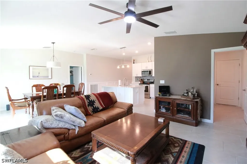 2702 NE 5th Avenue Cape Coral FL 33909
