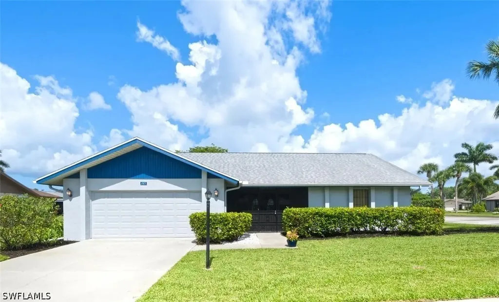 145 Marseille Drive Naples FL 34112