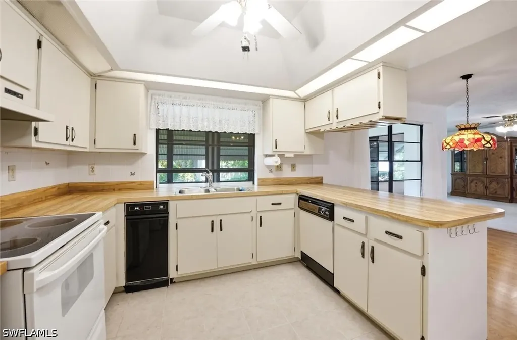 145 Marseille Drive Naples FL 34112