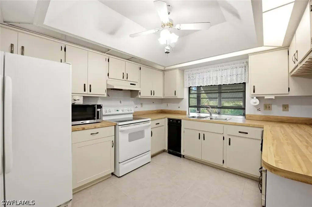 145 Marseille Drive Naples FL 34112