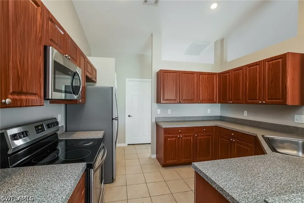3201 42nd Street SW Lehigh Acres FL 33976