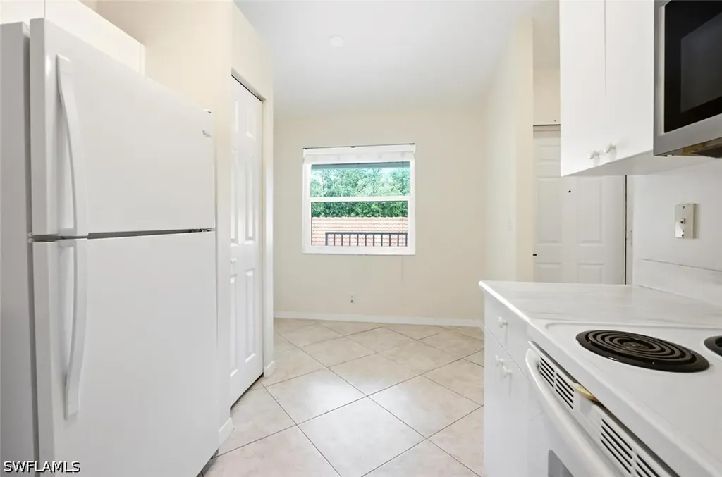 193 Robin Hood Circle Naples FL 34104