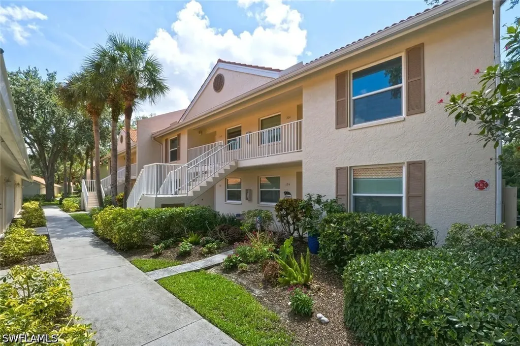 193 Robin Hood Circle Naples FL 34104