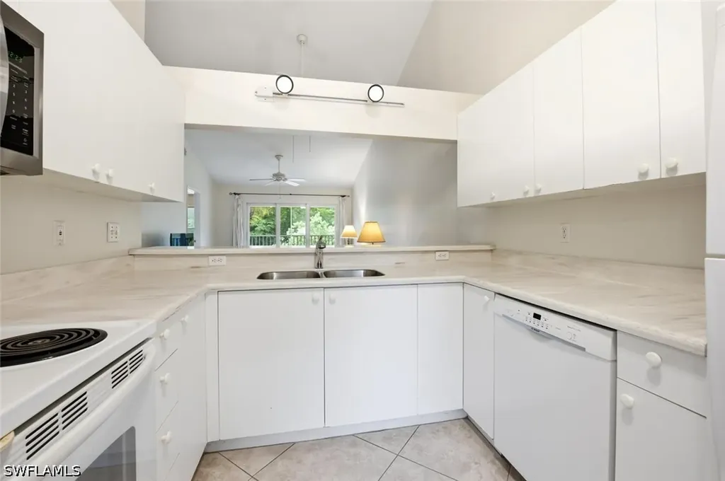 193 Robin Hood Circle Naples FL 34104