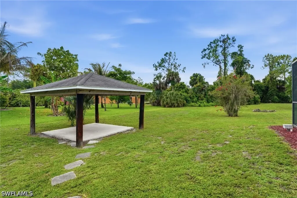 1140 22nd Avenue NE Naples FL 34120