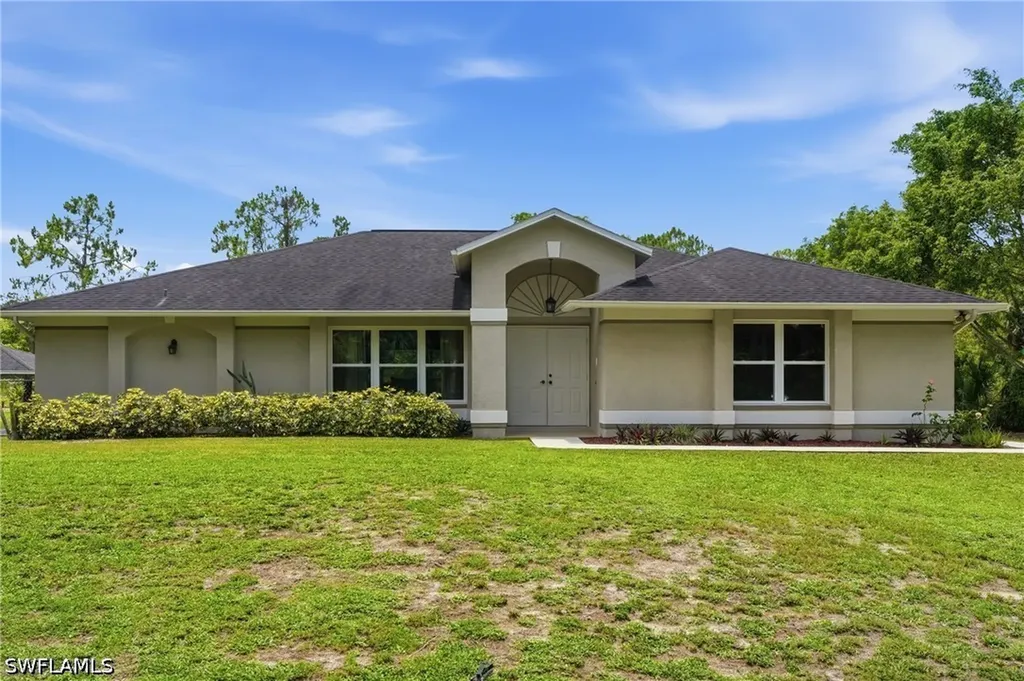 1140 22nd Avenue NE Naples FL 34120