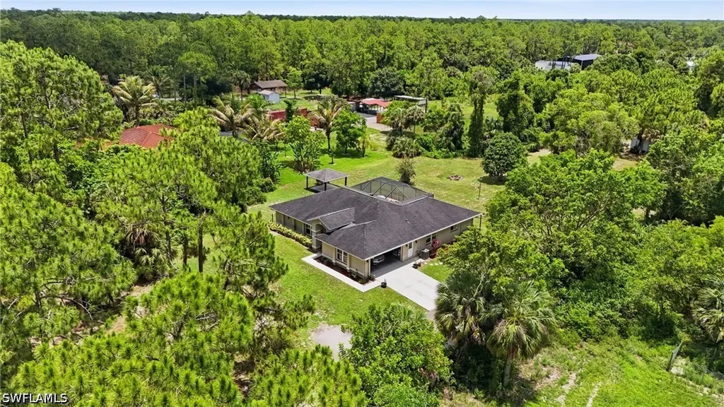 1140 22nd Avenue NE Naples FL 34120
