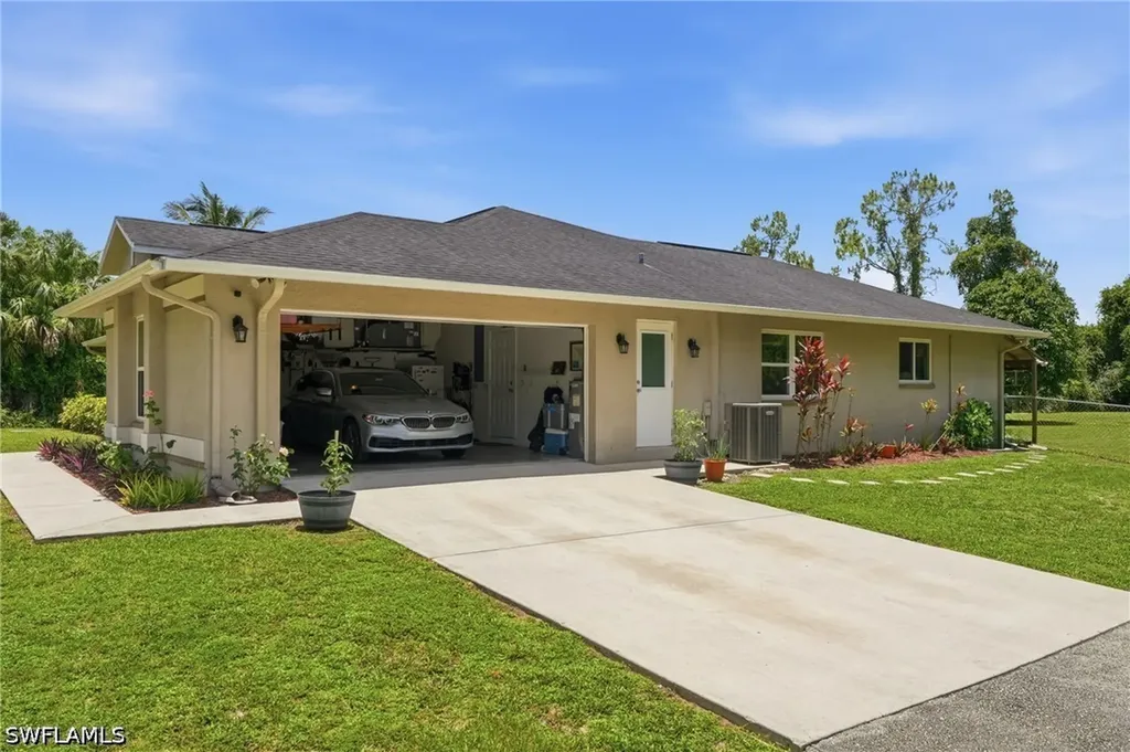1140 22nd Avenue NE Naples FL 34120