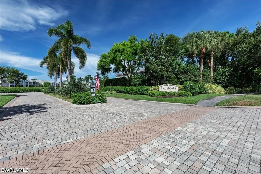 841 Tanbark Drive Naples FL 34108