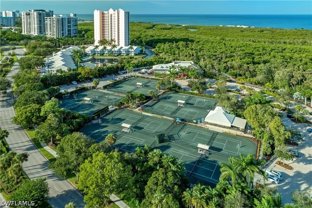 841 Tanbark Drive Naples FL 34108
