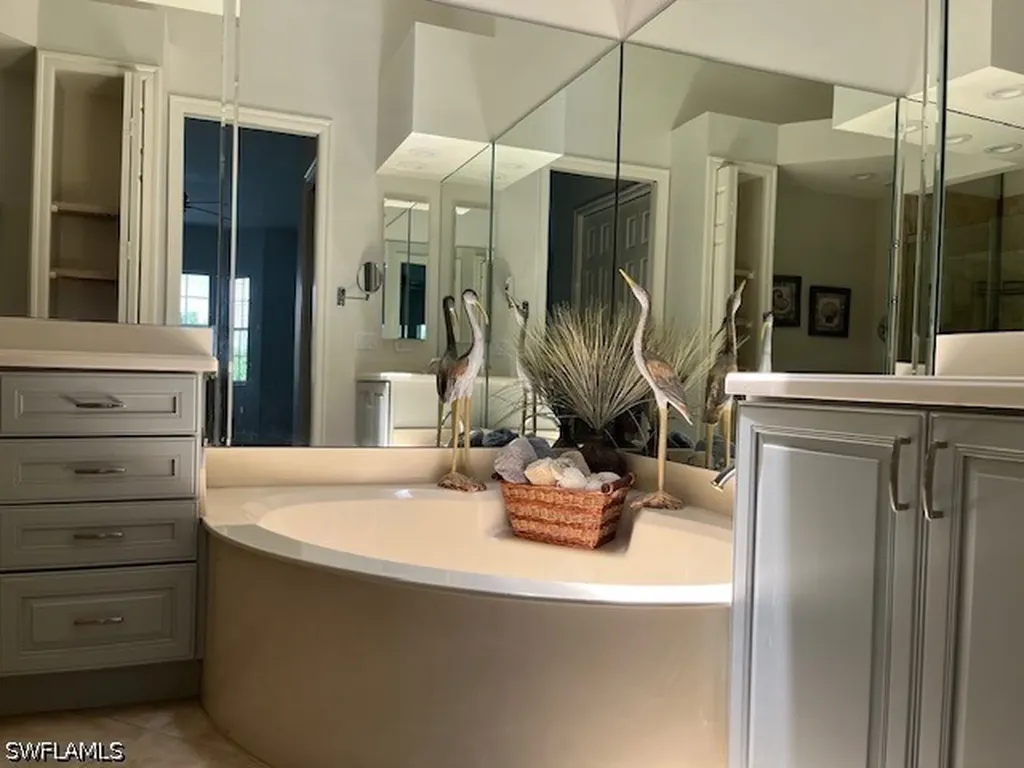 7842 Hawthorne Drive Naples FL 34113