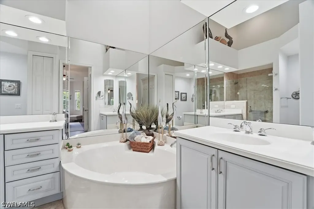 7842 Hawthorne Drive Naples FL 34113
