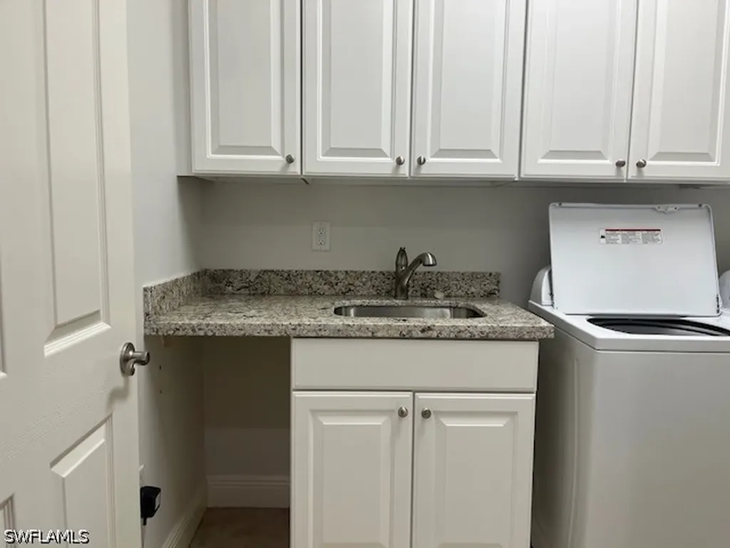 7842 Hawthorne Drive Naples FL 34113