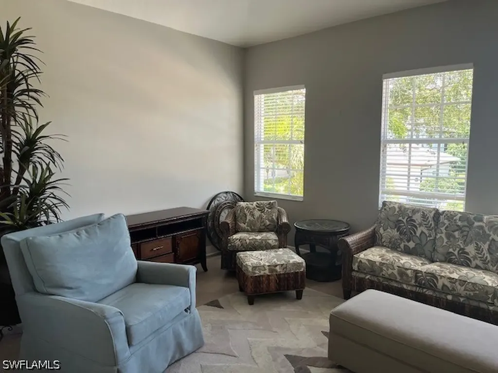 7842 Hawthorne Drive Naples FL 34113