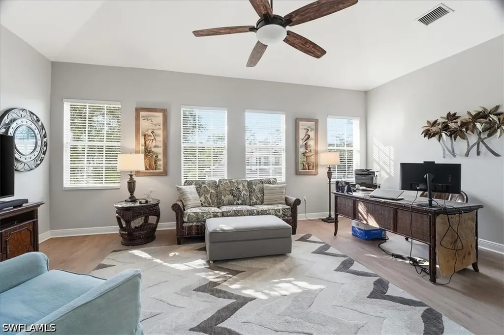 7842 Hawthorne Drive Naples FL 34113