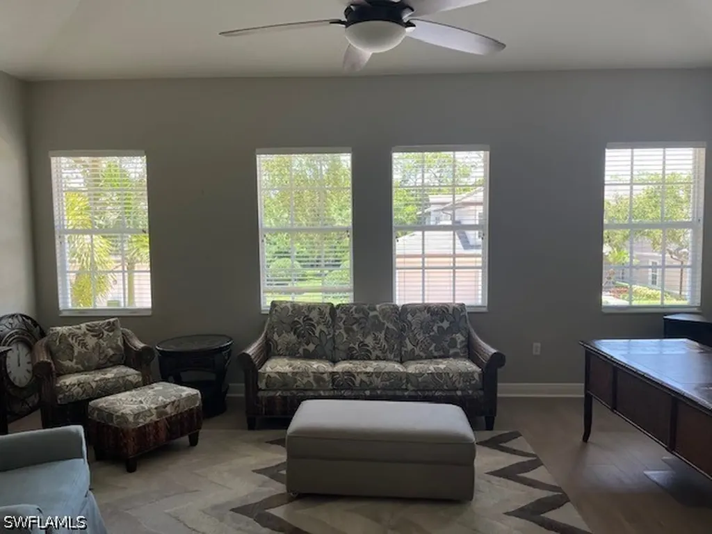 7842 Hawthorne Drive Naples FL 34113