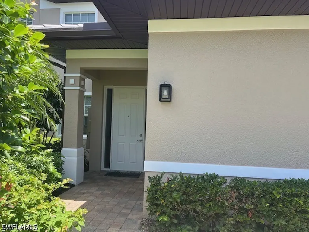 7842 Hawthorne Drive Naples FL 34113