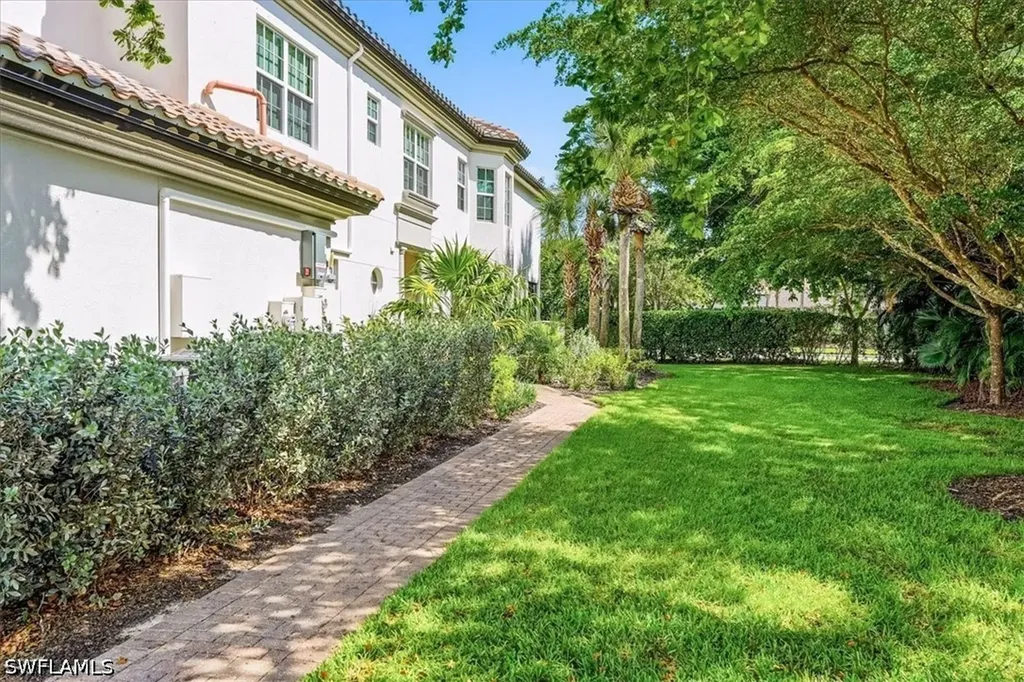 3730 Montreux Lane Naples FL 34114