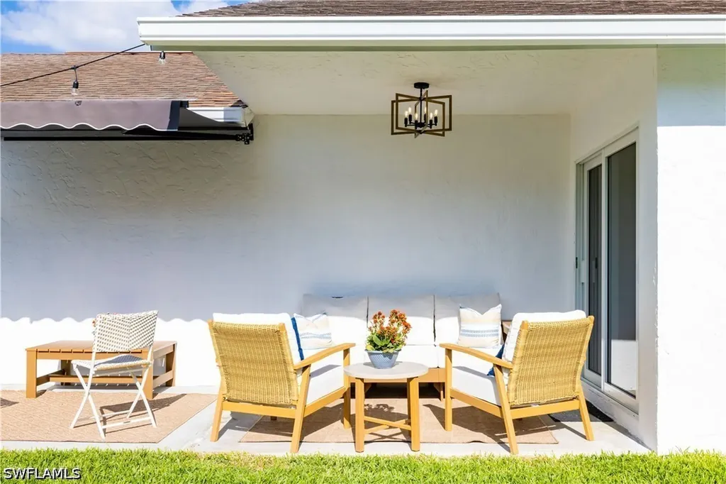 821 105th Avenue N Naples FL 34108