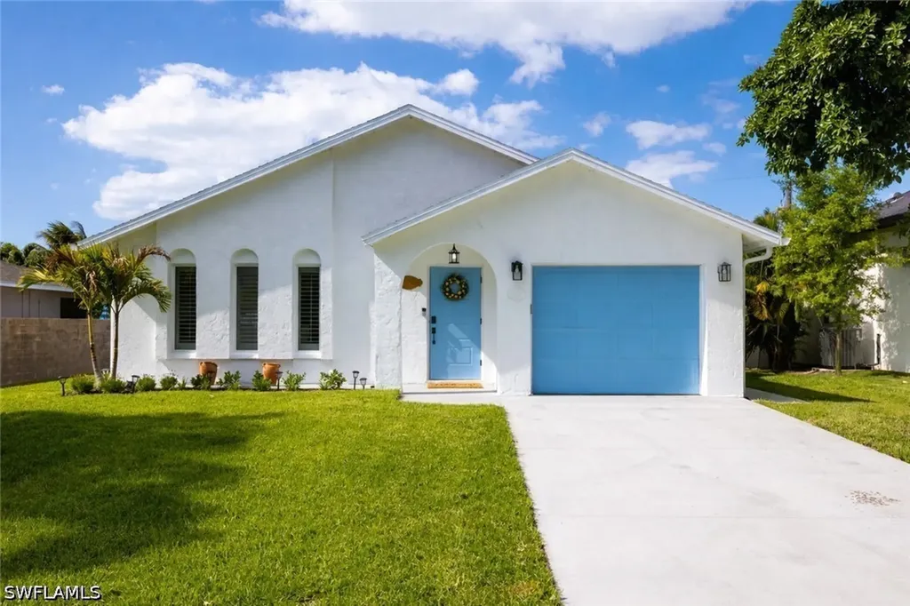 821 105th Avenue N Naples FL 34108