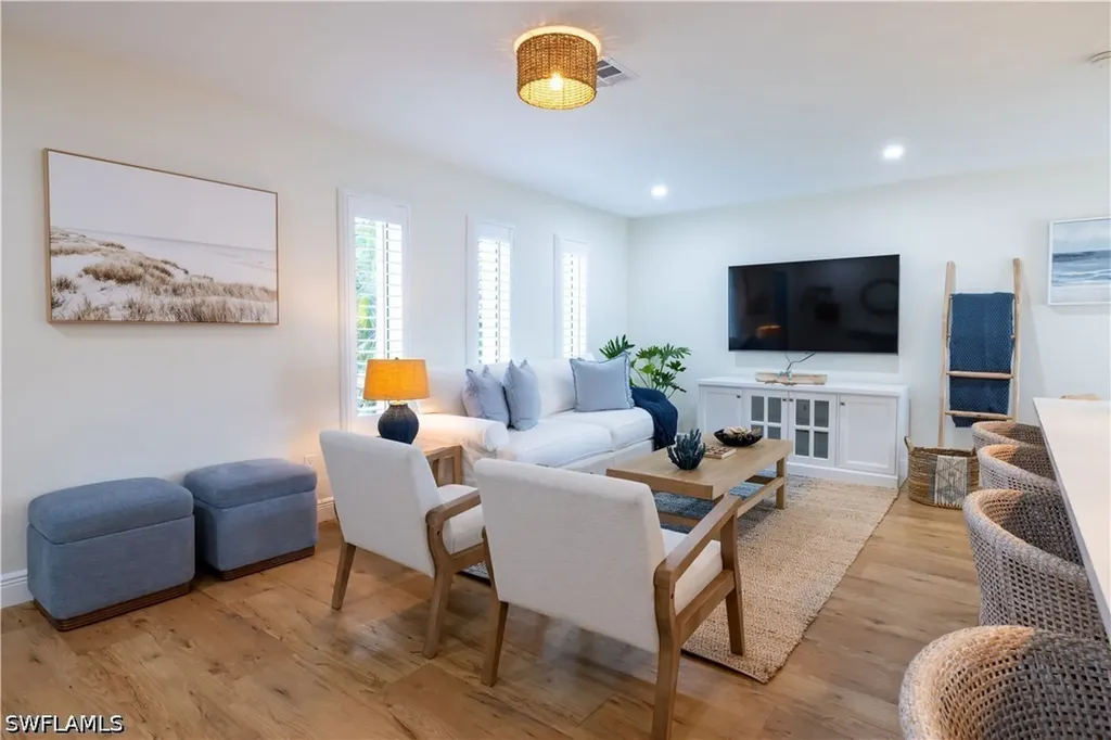 821 105th Avenue N Naples FL 34108